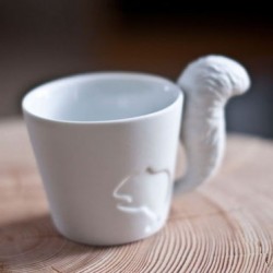 Krūze ar vāveres asti